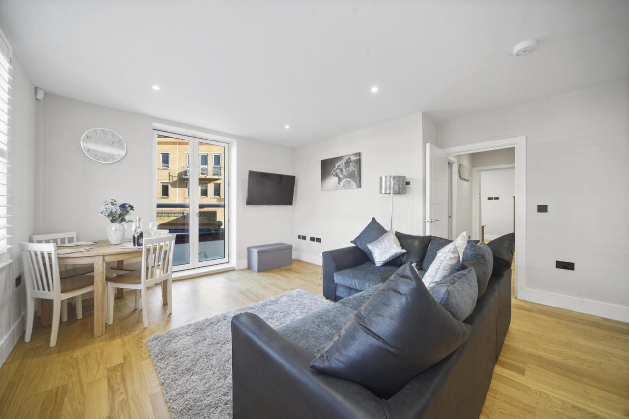 Appartement Flat 1 Bridge House à Staines-upon-Thames Extérieur photo